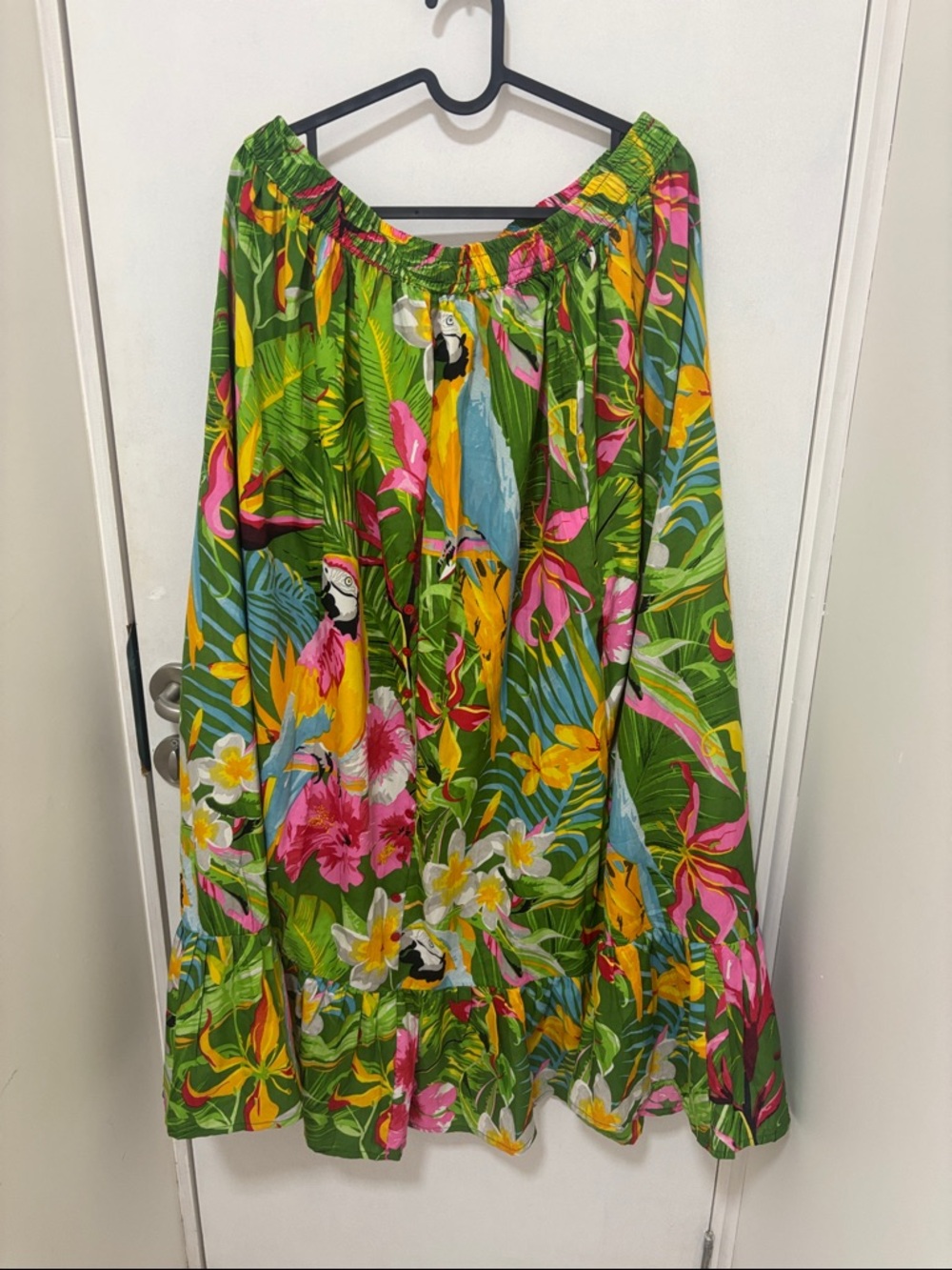 NWOT-Gorgeous tropical floral maxi skirt, XL